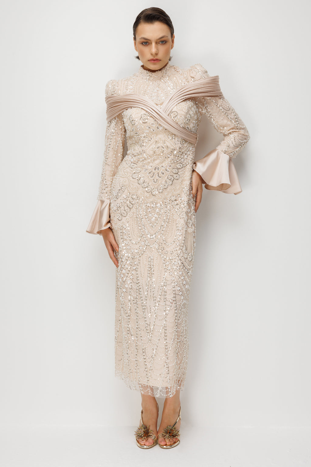 Tül Üzerine İşlemeli Hakim Yaka Uzun Kollu Midi Elbise