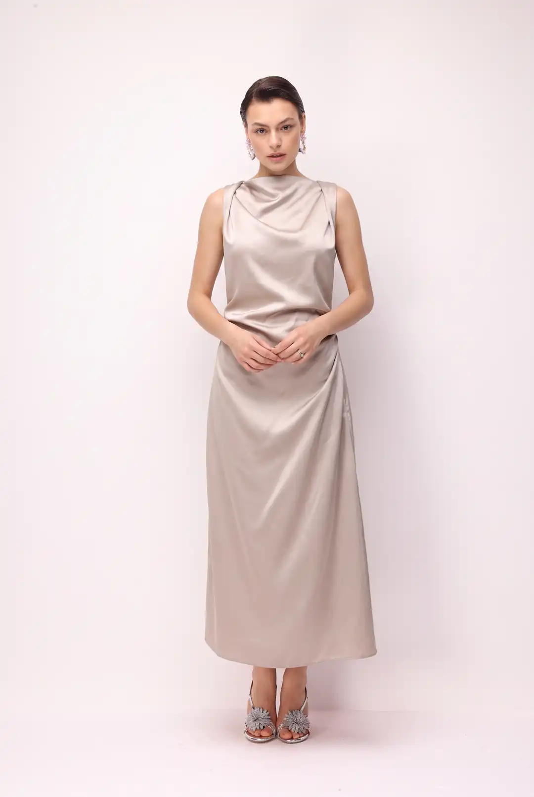 Ürün görseli: Belde Drape Detaylı Saten Midi Elbise