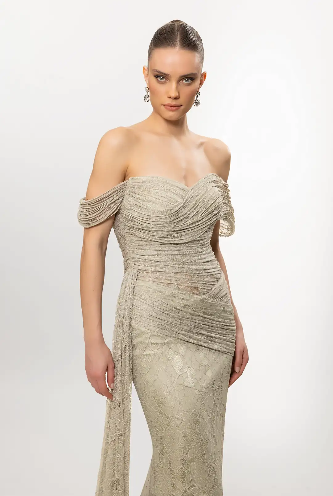 Düşük Omuz Drape Detaylı Dantel Balık Elbise
